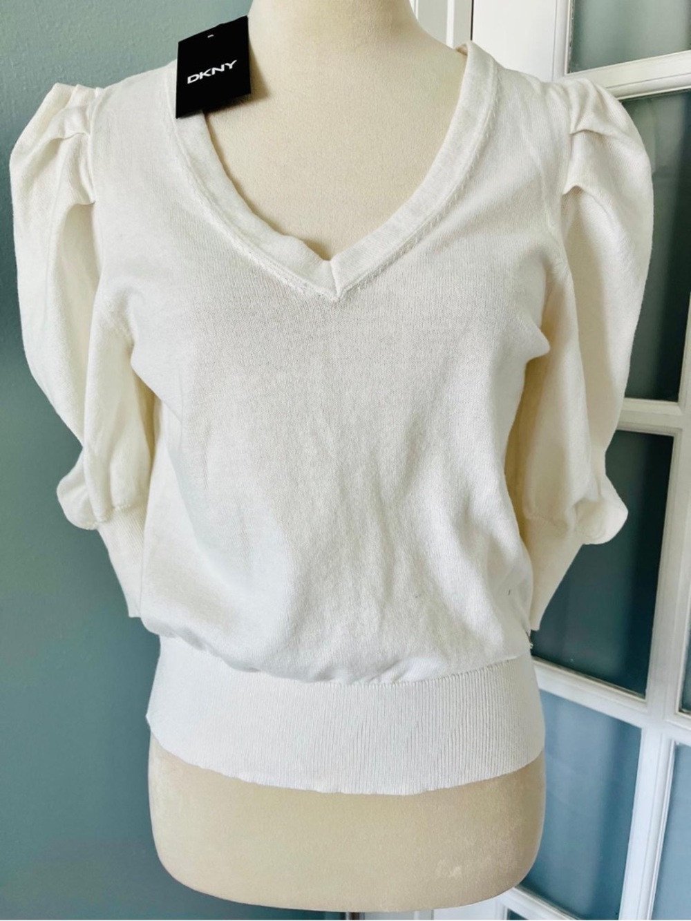 DKNY Cream V-Neck Puff Sleeve Knit Top
